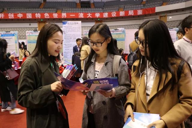 什么專業(yè)最賺錢 適合女生的工作（什么專業(yè)最賺錢 適合女生的職業(yè)）