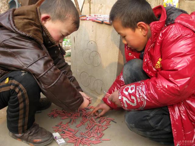 小孩玩的鞭炮種類有哪些（小孩玩的鞭炮種類粵語）