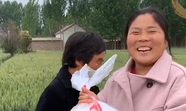 一般的快手主播一天掙多少錢，快手主播一月能賺多少？