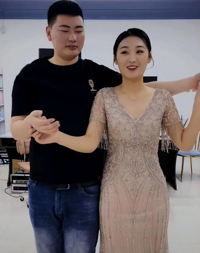 抖音櫥窗帶貨背景圖片怎么弄，抖音櫥窗帶貨背景圖片素材？