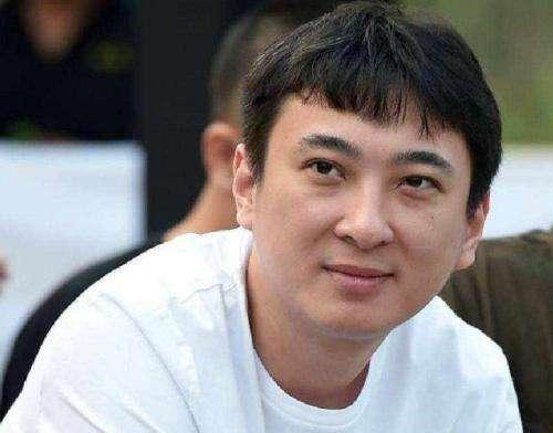 王思聰?shù)奈⒉┵~號(hào)是多少（王思聰清空微博是怎么回事）