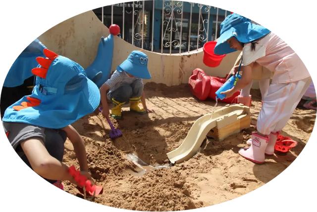 幼兒園簡介廣告宣傳圖片，幼兒園簡介宣傳欄內(nèi)容圖片