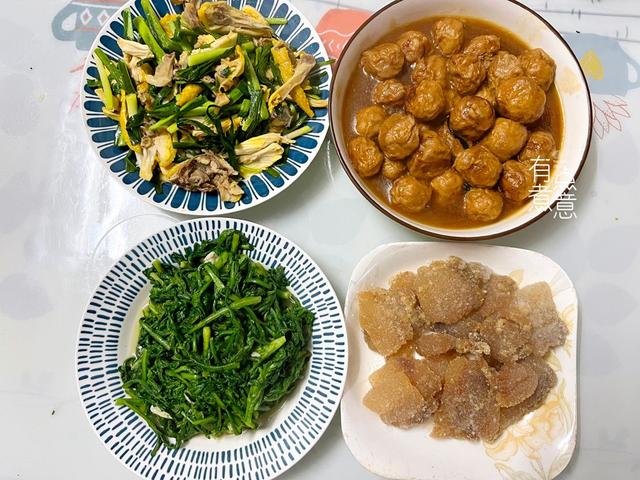 一個(gè)人吃晚飯的說說朋友圈傷感，一個(gè)人吃晚飯的說說朋友圈搞笑？