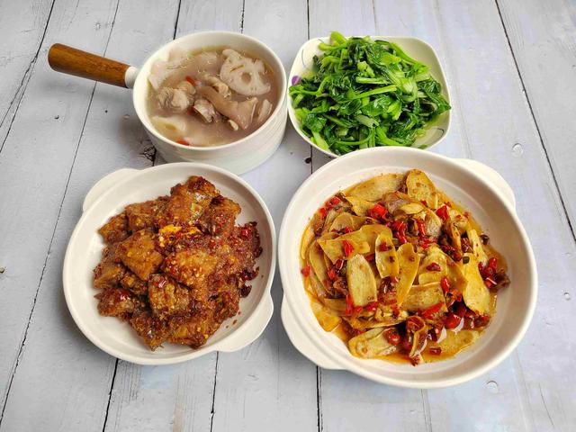 美食發(fā)朋友圈吸引人的句子第一次做豬肝湯怎么發(fā)朋友圈，一鍋湯怎么發(fā)朋友圈