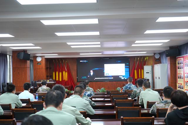 武警部隊(duì)微信十不準(zhǔn)，當(dāng)兵不能用微信