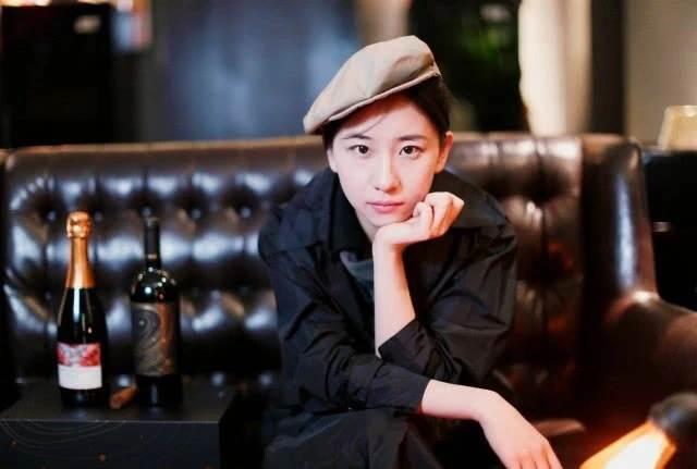 女人開什么直播最賺錢呢知乎（女人開什么直播最賺錢呢呢）