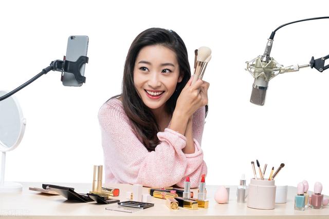 yy直播賺錢是真的嗎，yy直播可以看電視劇嗎？