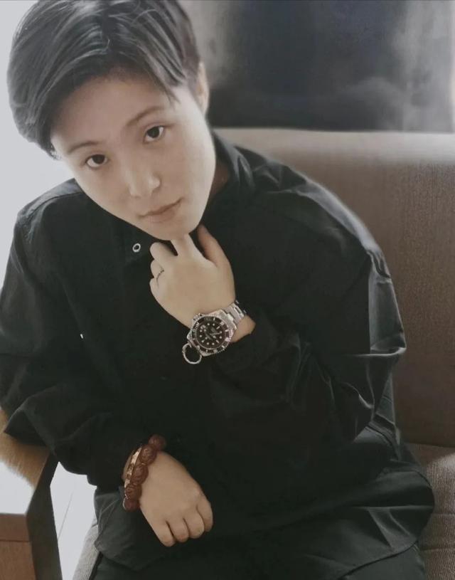 電腦開直播需要些什么設(shè)備（手機(jī)開直播需要些什么設(shè)備）