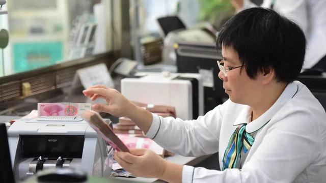 女孩子有十萬(wàn)塊錢做什么（身邊有10萬(wàn)塊錢做什么生意好呢_）