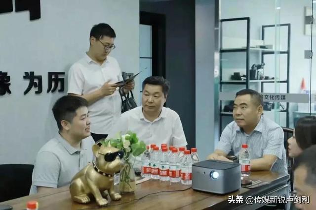 創(chuàng)業(yè)團(tuán)隊(duì)個(gè)人介紹怎么寫，創(chuàng)業(yè)計(jì)劃書團(tuán)隊(duì)成員介紹模板