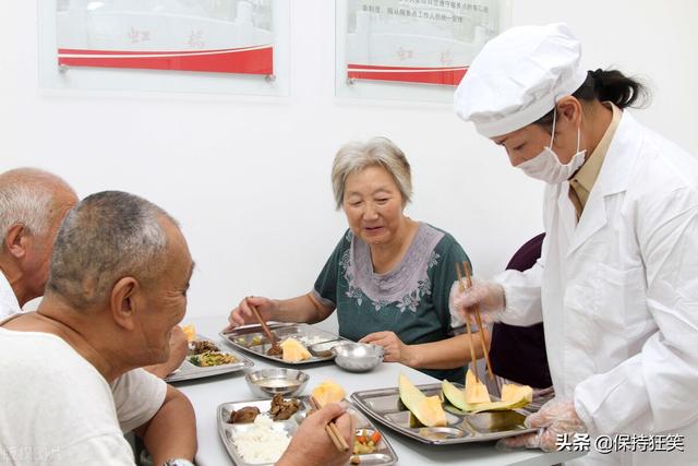 鄉(xiāng)鎮(zhèn)什么小吃生意好做（鄉(xiāng)鎮(zhèn)適合賣什么小吃）