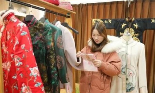淘寶女模特拍照姿勢（淘寶女模特最火的是誰）