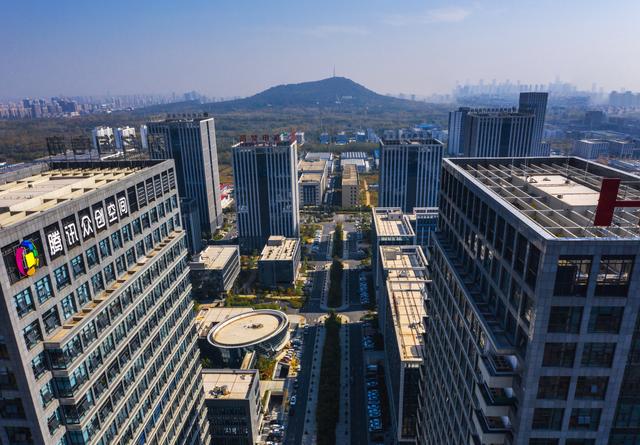 孵化器公司靠什么盈利模式賺錢的（孵化器公司如何盈利）