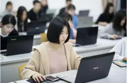 自媒體專業(yè)就業(yè)方向和前景女生（自媒體專業(yè)就業(yè)方向和前景怎么樣）