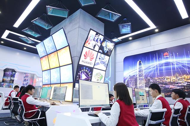 互聯(lián)網(wǎng)金融專業(yè)主要學(xué)什么（計(jì)算機(jī)互聯(lián)網(wǎng)專業(yè)主要學(xué)什么）