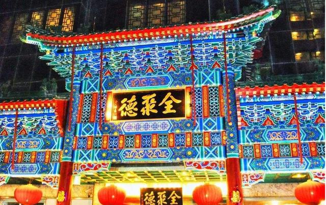 拼多多吸引人的店鋪起名女裝店（拼多多吸引人的店鋪起名女裝店名）
