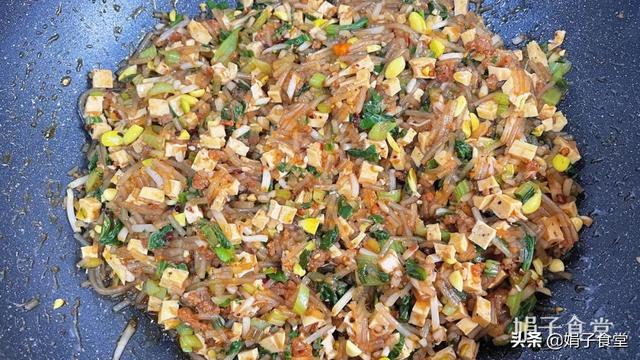 粉絲豆腐包的餡怎么做好吃又簡(jiǎn)單，粉絲豆腐包的餡怎么做好吃視頻？