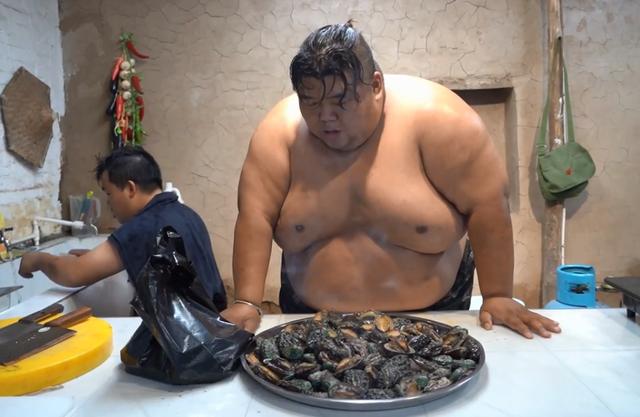 00萬的粉絲吃播一場能賺多少錢（吃播能賺多少錢）"