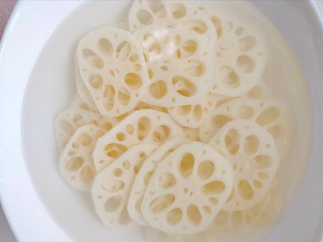 涼拌粉絲怎么做好吃又簡單竅門，涼拌粉絲怎么做好吃又簡單竅門視頻？