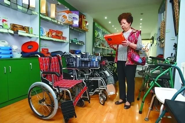 有什么小本生意適合一個(gè)人做的地?cái)偅ㄒ粋€(gè)人做什么小本生意好）