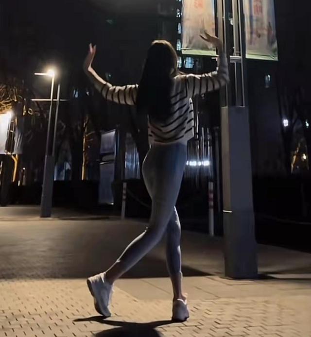 女兒跳舞視頻發(fā)朋友圈怎么配文字，女兒跳舞發(fā)朋友圈怎么樣寫？