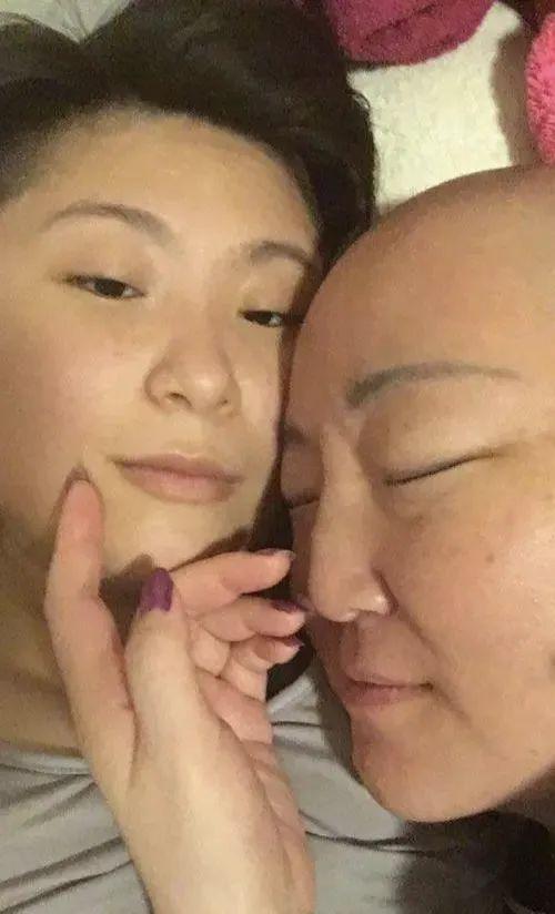 電腦開直播需要些什么設(shè)備（手機(jī)開直播需要些什么設(shè)備）