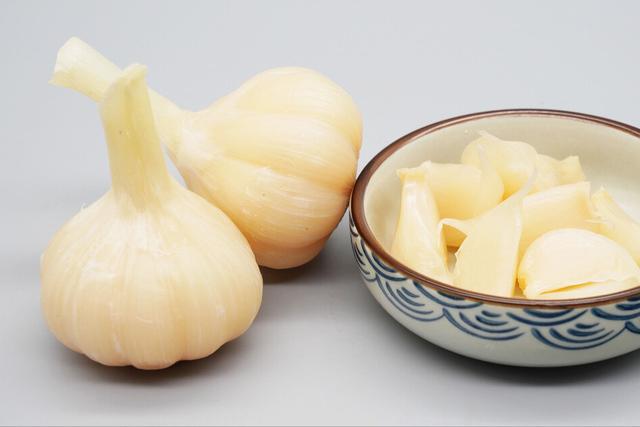 五斤糖蒜的腌制方法家常（糖蒜的腌制方法10斤蒜怎樣配料）