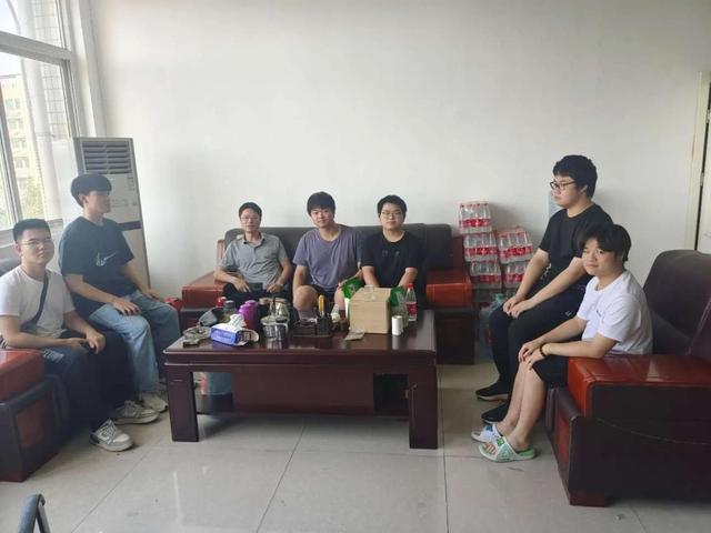 大學(xué)生創(chuàng)業(yè)計(jì)劃書摘要怎么寫300字，大學(xué)生創(chuàng)業(yè)計(jì)劃書摘要怎么寫300字報(bào)告？