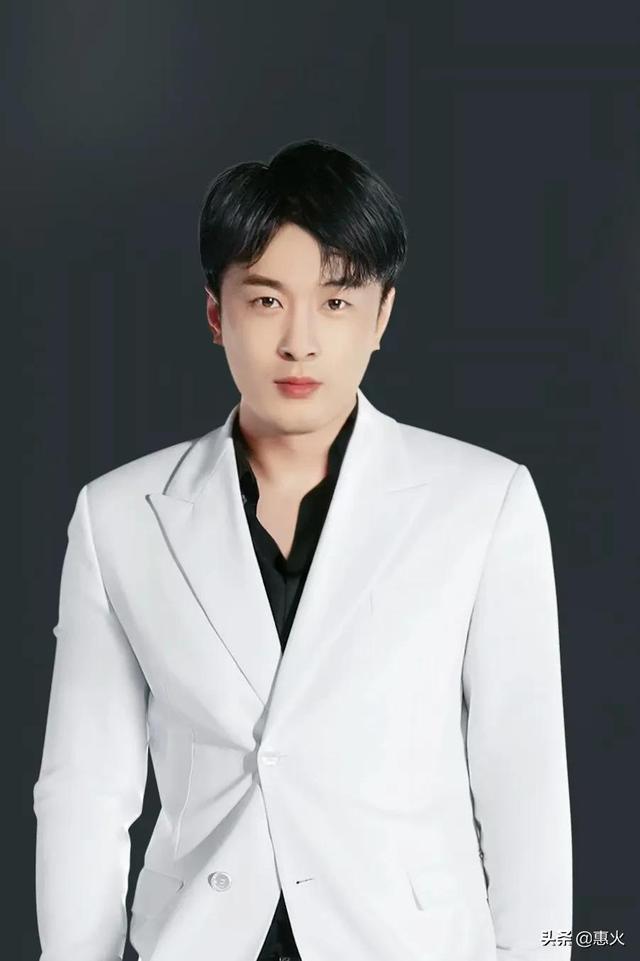 快手粉絲團(tuán)怎么退出（快手粉絲一萬(wàn)官方給多少錢）