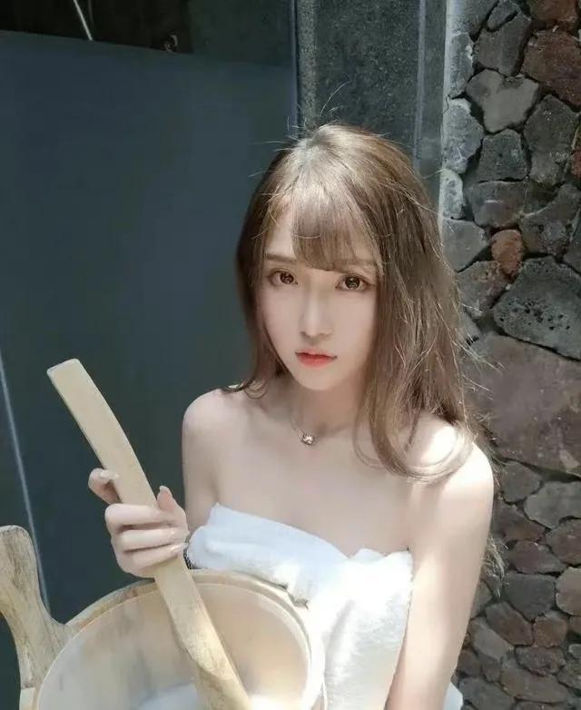 腐團兒在哪直播幾點，腐團兒在哪里直播幾點？