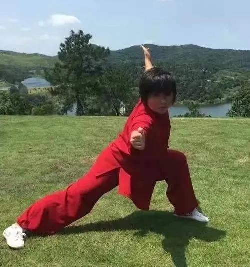 抖音蹬蹬蹬蹬蹬蹬蹬純音樂，抖音上很火的蹬蹬蹬蹬蹬蹬蹬鋼琴？