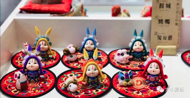 故宮淘寶和故宮文創(chuàng)哪個好（淘寶的故宮文創(chuàng)和故宮賣的一樣嗎）