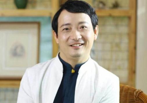 先帝創(chuàng)業(yè)未半而中道崩殂是什么文章，先帝創(chuàng)業(yè)未半而中道崩殂,今天下三分,益州疲弊翻譯朗讀