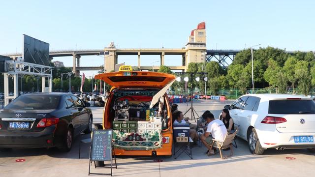 開小車適合擺攤賣什么（私家車擺攤做什么生意好）
