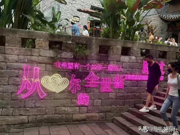 適合發(fā)朋友圈的牽手照片閨蜜，適合發(fā)朋友圈的牽手照片閨蜜文案？