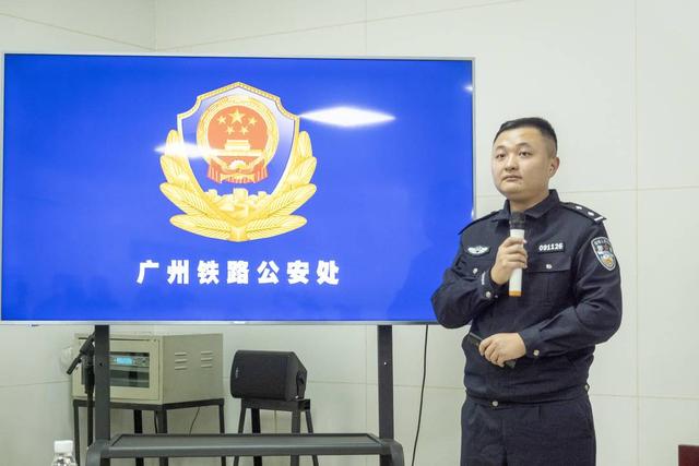 西安市京東客服人工電話號碼，京東客服人工電話號碼服務(wù)時(shí)間？