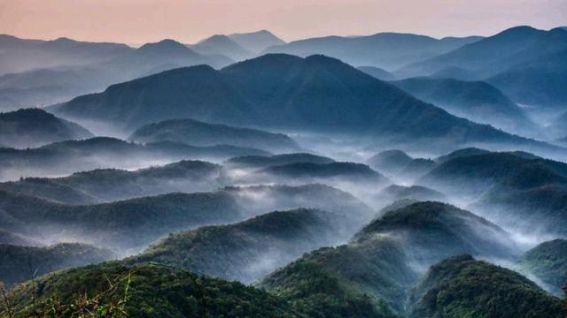 三兩好友聚餐文案（發(fā)小聚會朋友圈文案）
