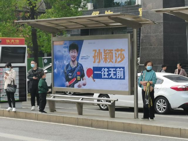 鴨血粉絲圖片高清，花甲粉絲圖片高清？
