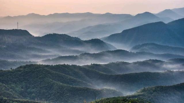 三兩好友聚餐文案（發(fā)小聚會朋友圈文案）
