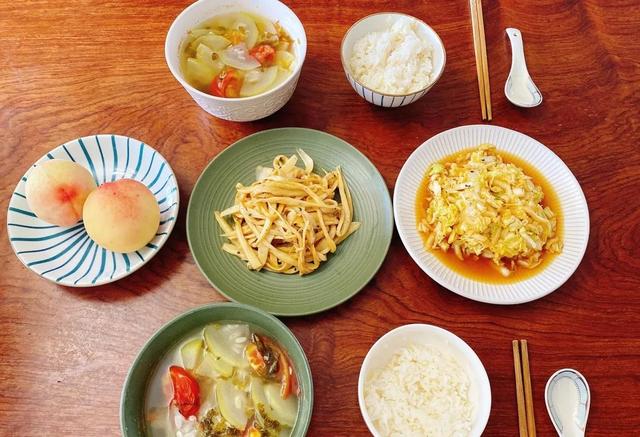 吃素食發(fā)朋友圈配字小紅書，發(fā)素食的朋友圈配文？