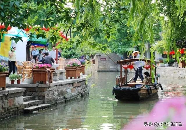 說走就走的旅行朋友圈說什么好，說走就走的旅行搞笑說說？