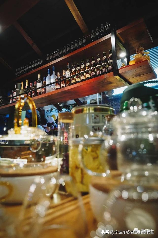 抖音很火的帶酒的歌詞，抖音很火的帶酒的歌詞是什么？