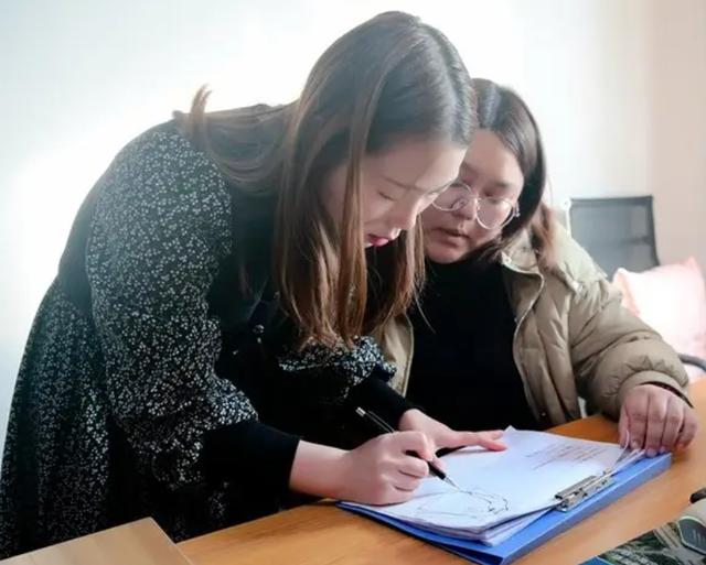 淘寶女模特拍照姿勢（淘寶女模特最火的是誰）