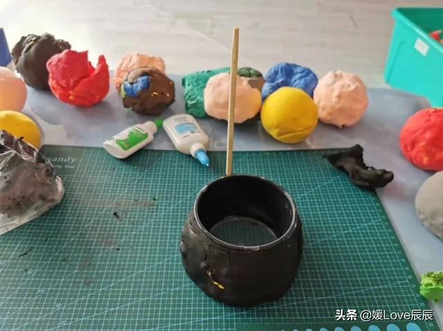 00種簡(jiǎn)單粘土造型視頻（100種簡(jiǎn)單粘土造型食品）"