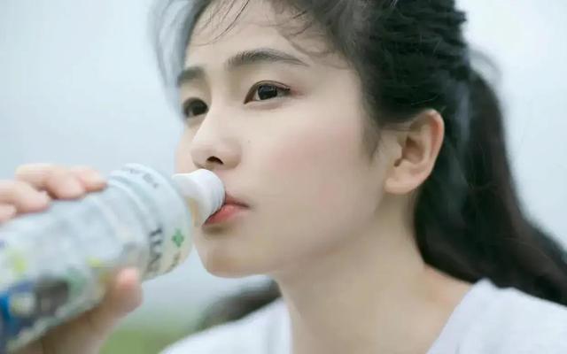 有錢的女人靠什么賺錢最快（女人什么錢好掙）