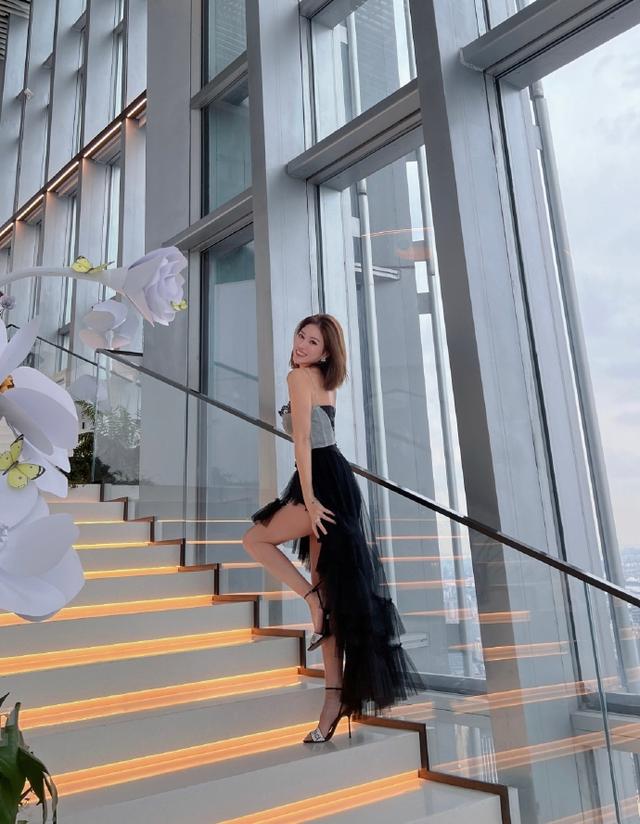 自己生日發(fā)朋友圈的圖片唯美句子，自己生日發(fā)朋友圈的圖片唯美搞笑？