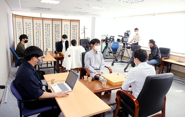 今天圍棋比賽直播視頻直播，新浪圍棋直播間在線直播視頻？
