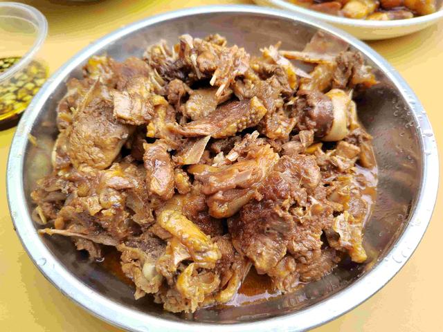 朋友家蹭飯的朋友圈句子怎么寫，朋友家蹭飯的說(shuō)說(shuō)？
