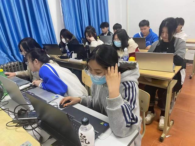 學程序員需要多少錢（學程序員工資多少）