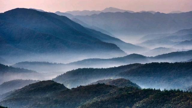 三兩好友聚餐文案（發(fā)小聚會朋友圈文案）